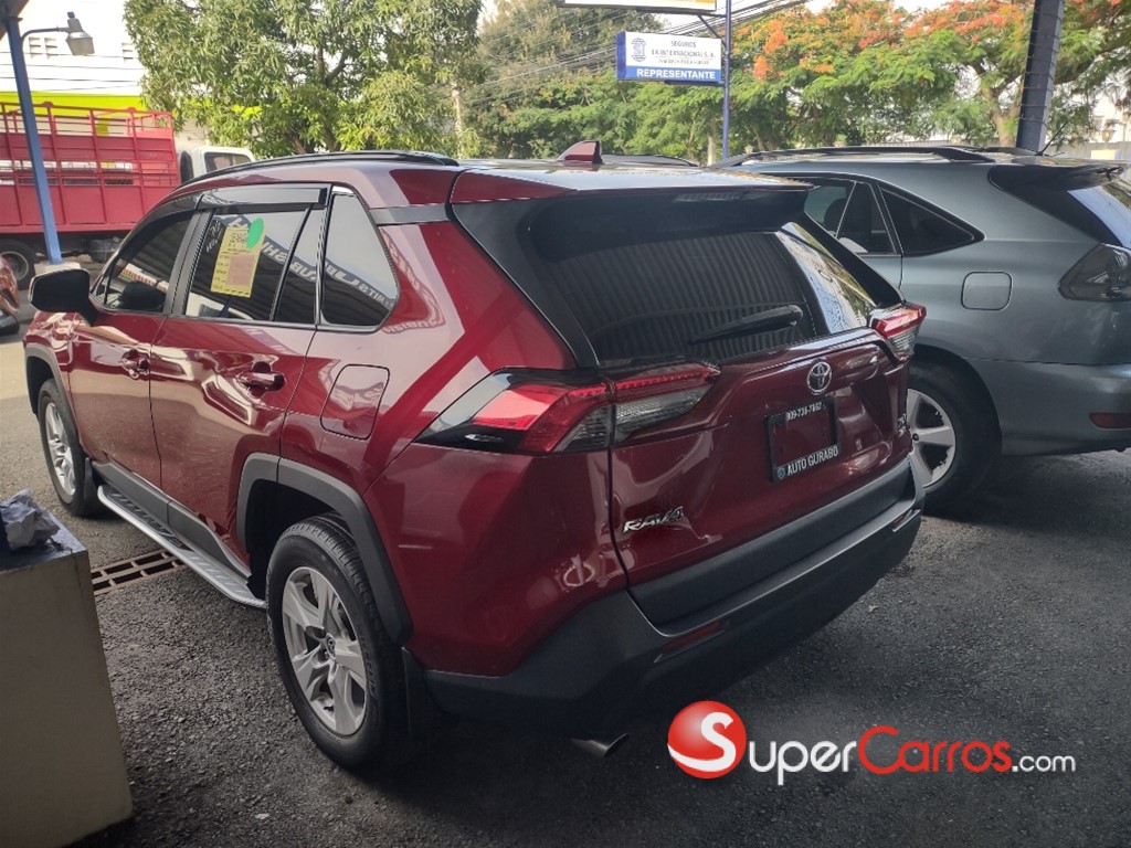 2021 Toyota RAV4 XLE — foto 7 / 10