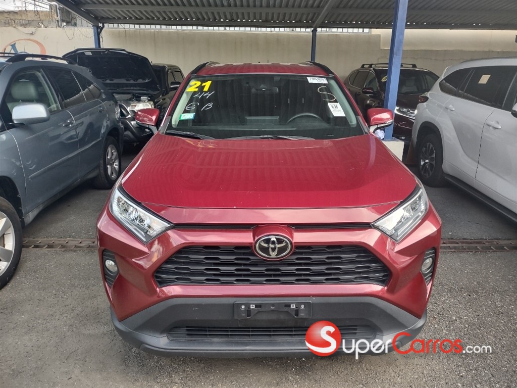 2021 Toyota RAV4 XLE — foto 9 / 10