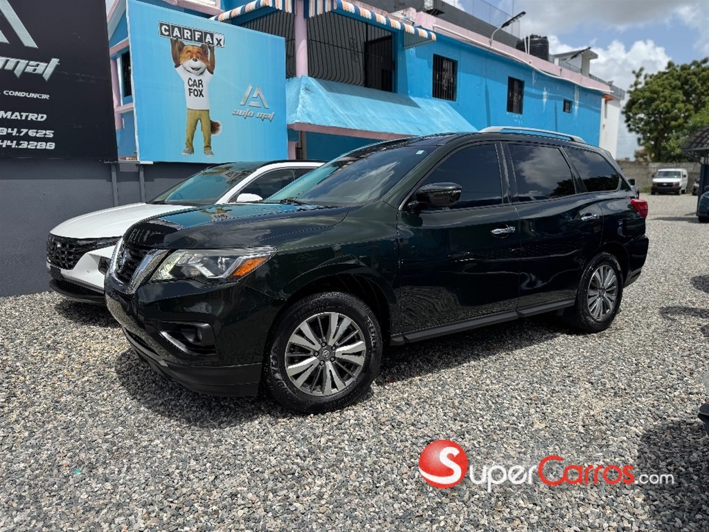 2020 Nissan Pathfinder SV — foto 5 / 10