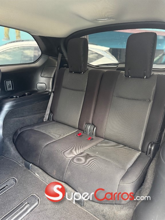 2020 Nissan Pathfinder SV — foto 8 / 10