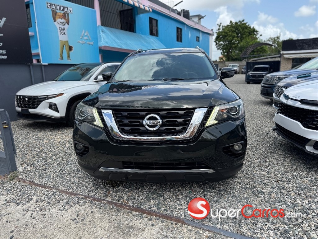2020 Nissan Pathfinder SV — foto 9 / 10