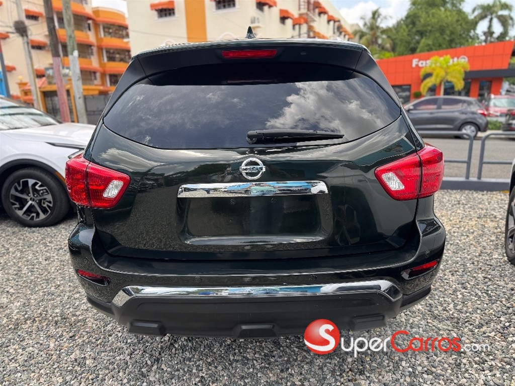 2020 Nissan Pathfinder SV — foto 10 / 10
