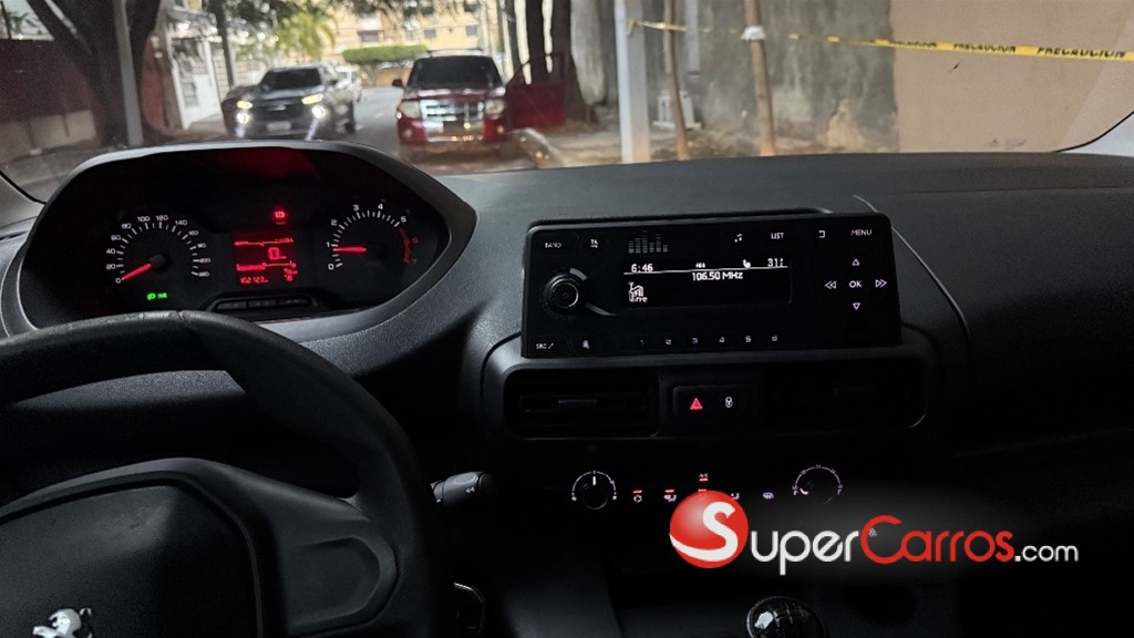 2021 Peugeot Partner — foto 11 / 12
