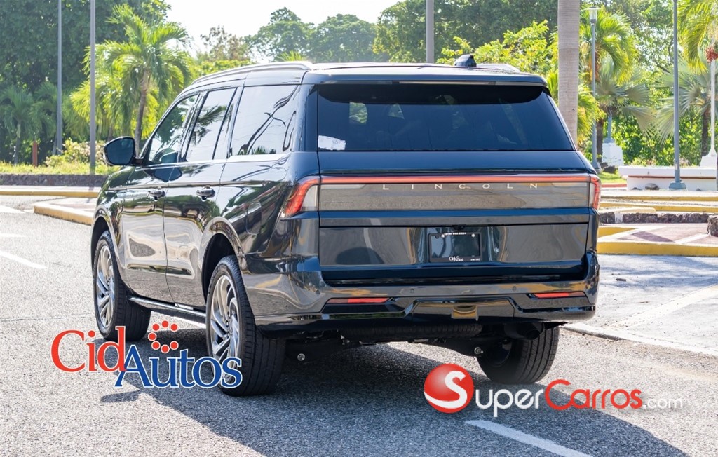 2025 Lincoln Navigator Reserve I — foto 4 / 12