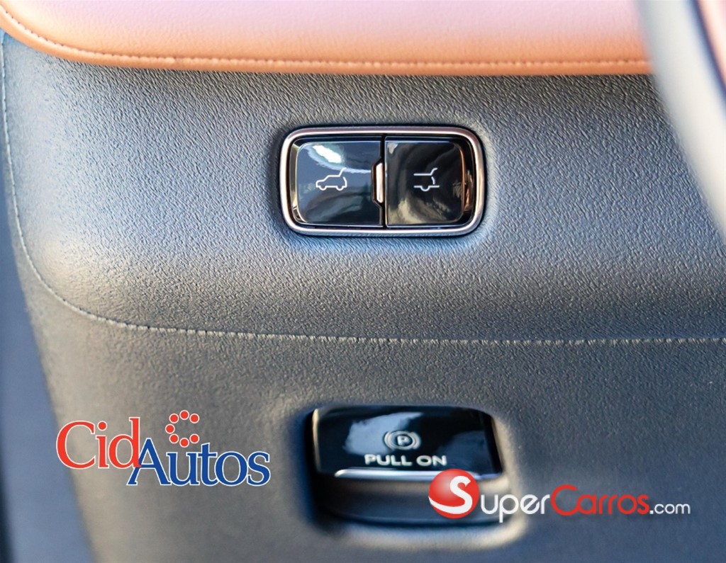 2025 Lincoln Navigator Reserve I — foto 9 / 12