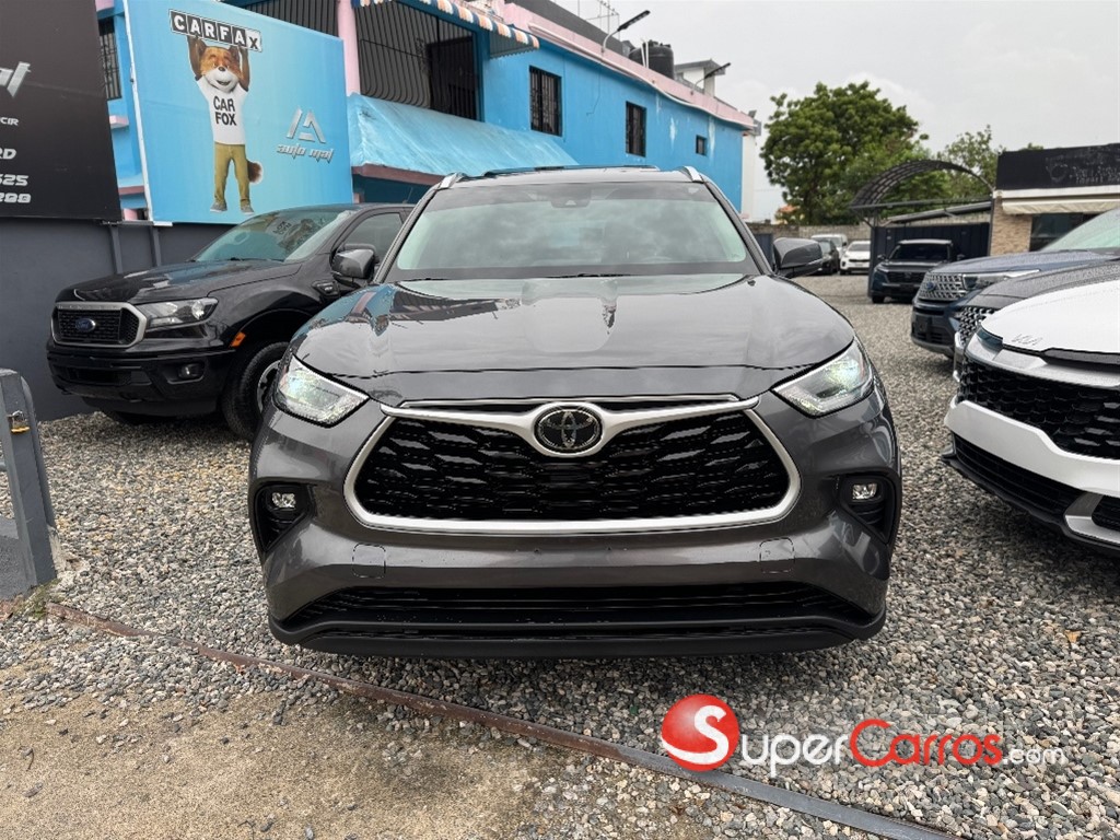 2021 Toyota Highlander LE — foto 5 / 12