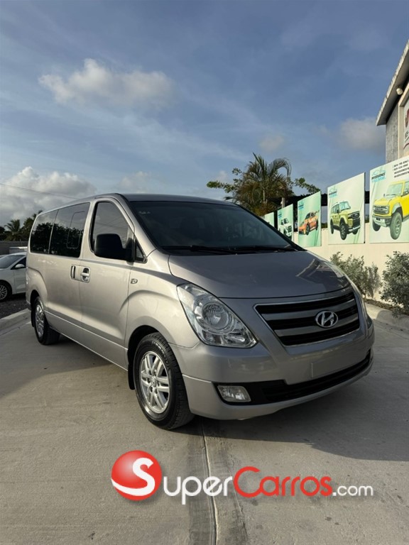 2017 Hyundai Starex — foto 2 / 10