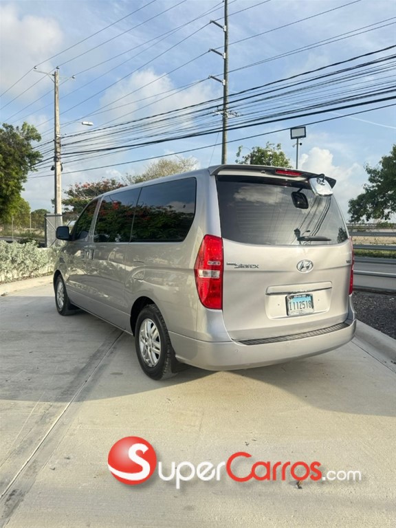 2017 Hyundai Starex — foto 4 / 10