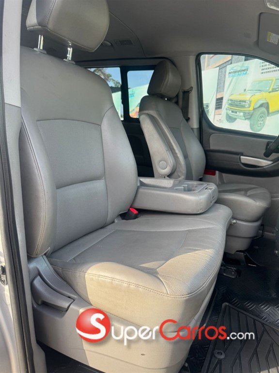2017 Hyundai Starex — foto 7 / 10