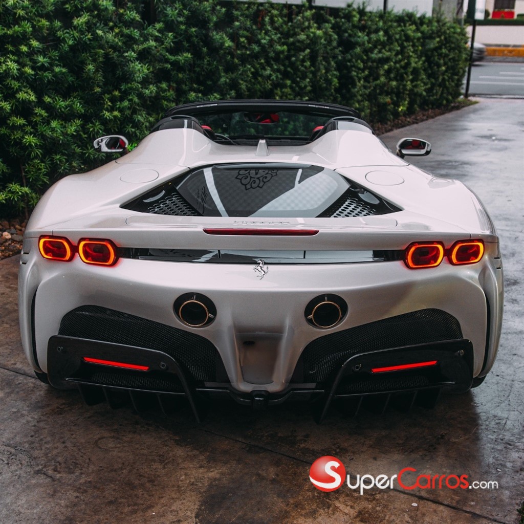 2023 Ferrari SF90 Spider — foto 4 / 12