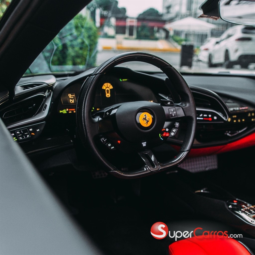 2023 Ferrari SF90 Spider — foto 10 / 12