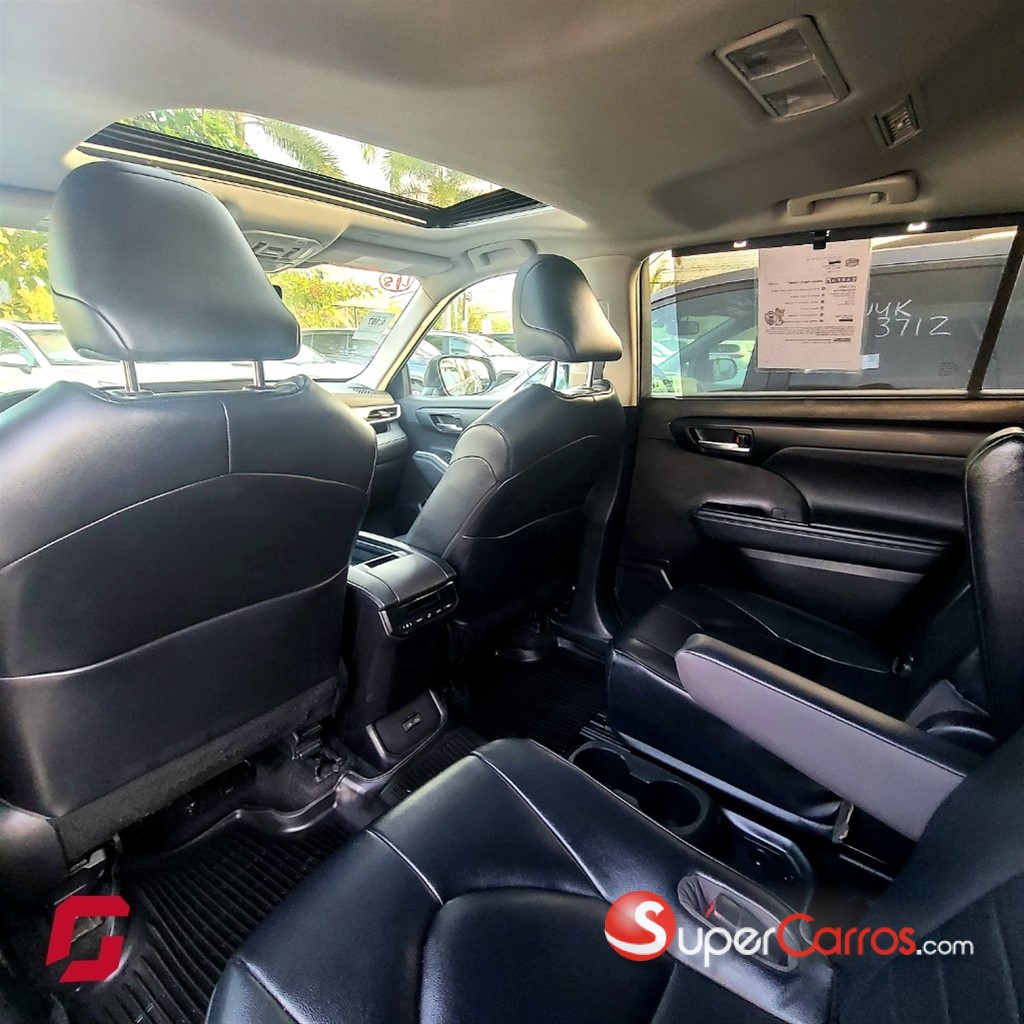 2023 Toyota Highlander XLE — foto 7 / 10