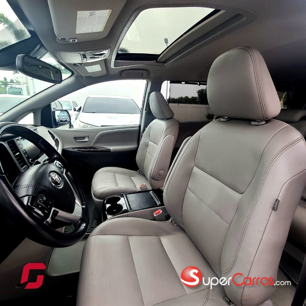 2020 Toyota Sienna XLE — foto 3 / 10