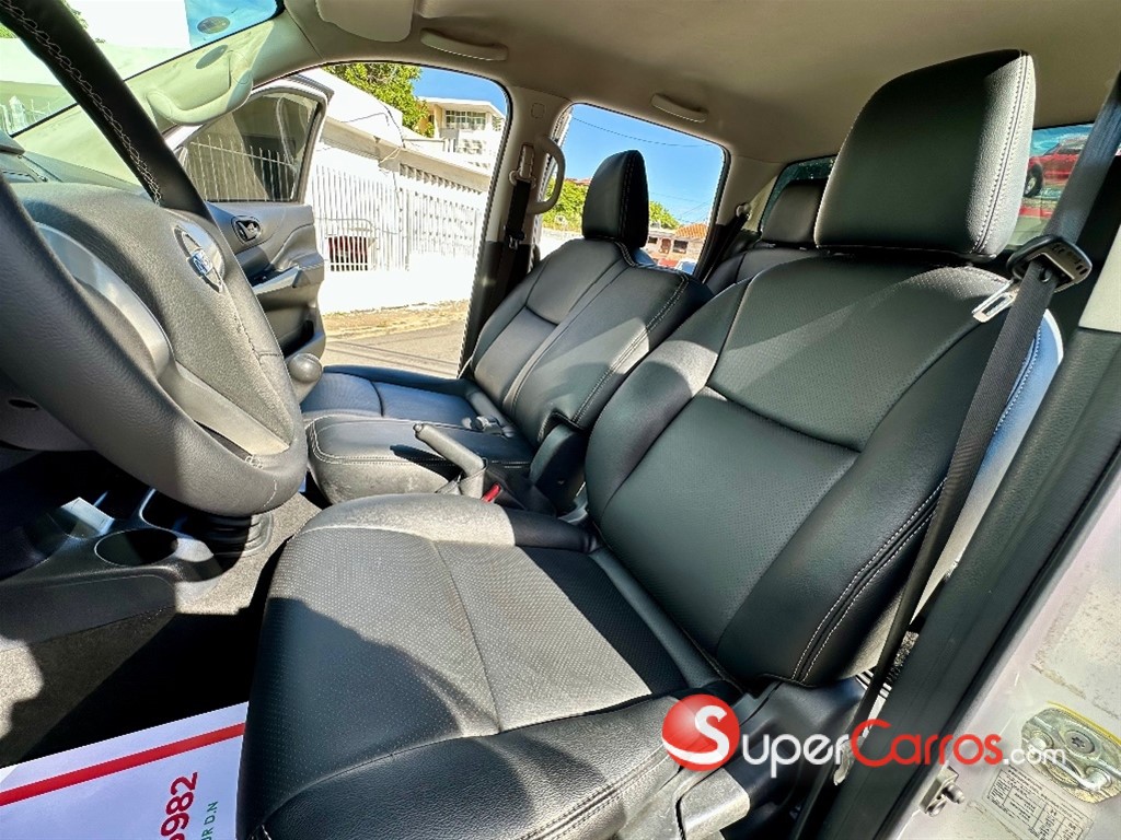 2021 Nissan Frontier — foto 8 / 12