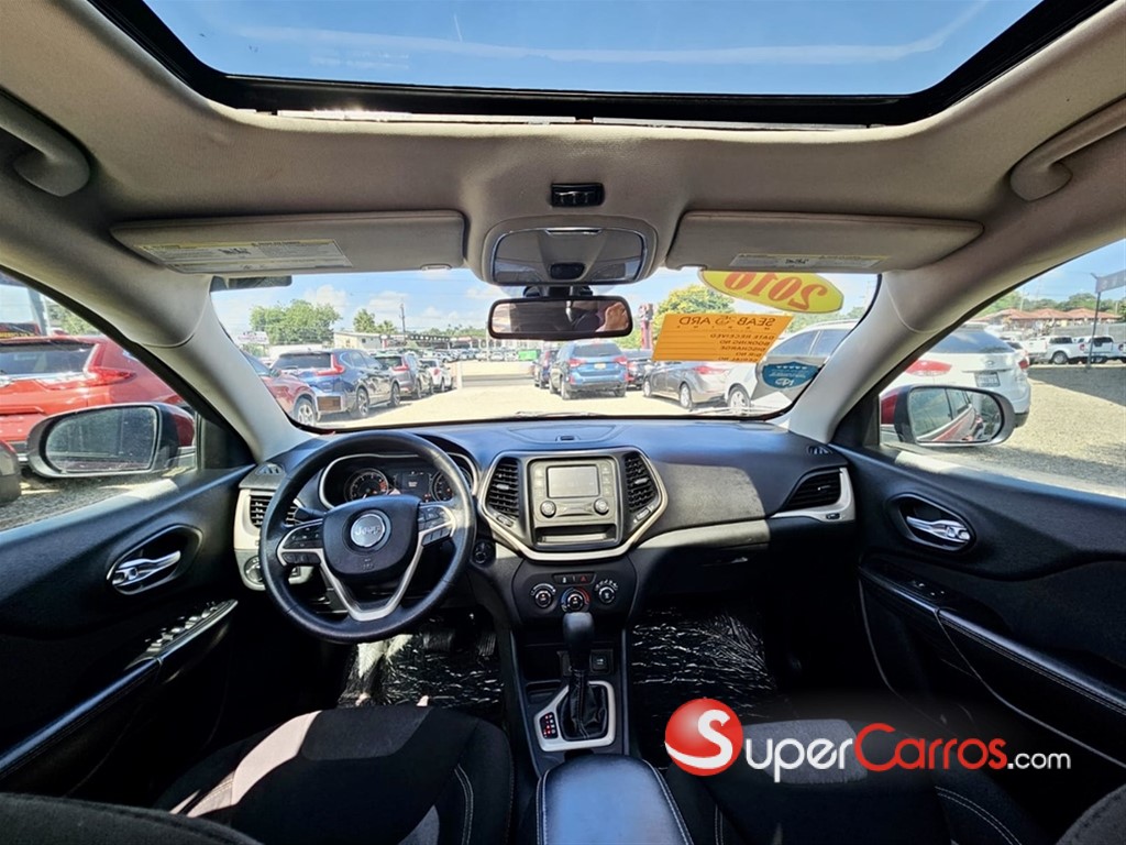 2016 Jeep Cherokee Latitude — foto 8 / 11