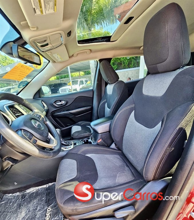 2016 Jeep Cherokee Latitude — foto 10 / 11