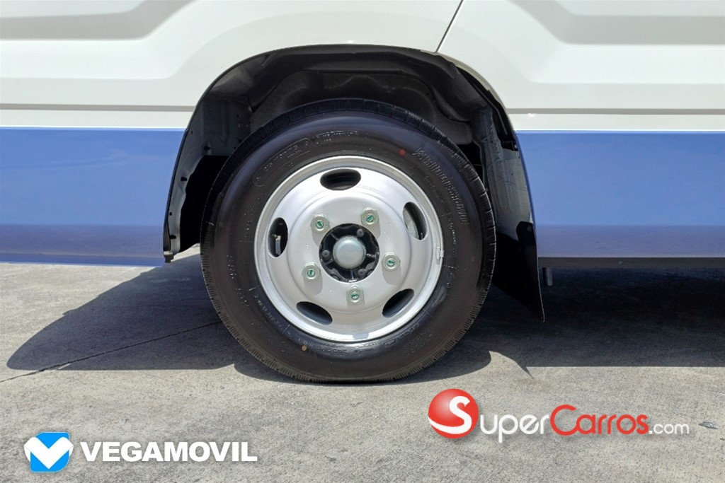 2026 Toyota Coaster — foto 6 / 12