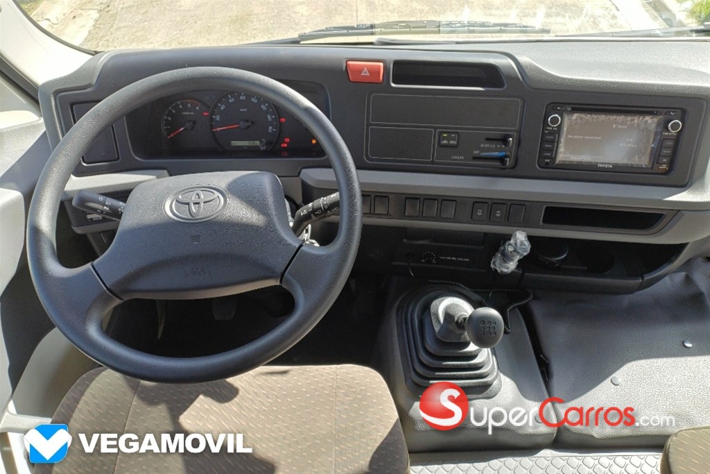 2026 Toyota Coaster — foto 7 / 12