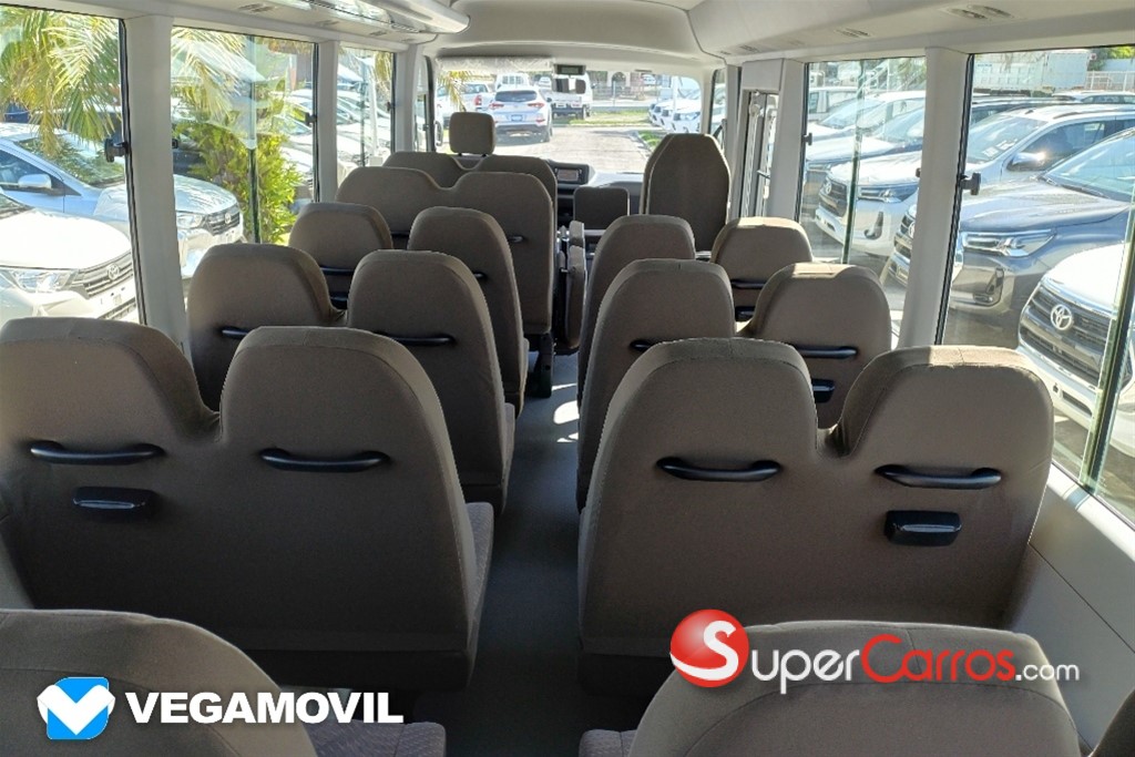 2026 Toyota Coaster — foto 8 / 12