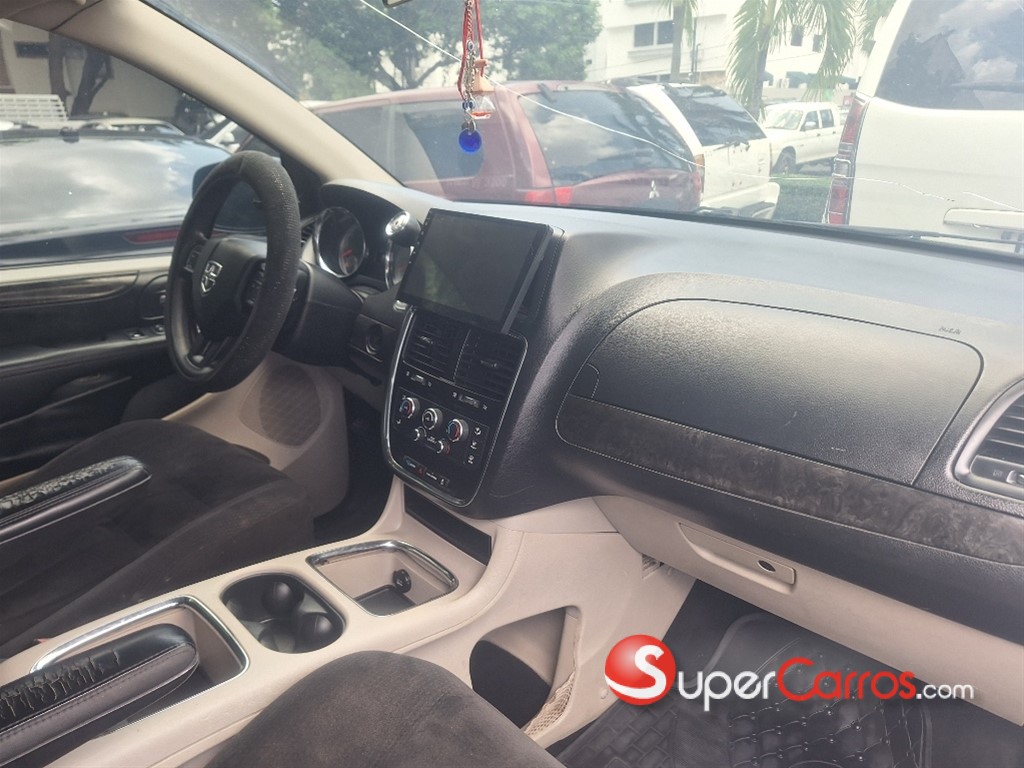 2015 Dodge Caravan SXT — foto 3 / 8