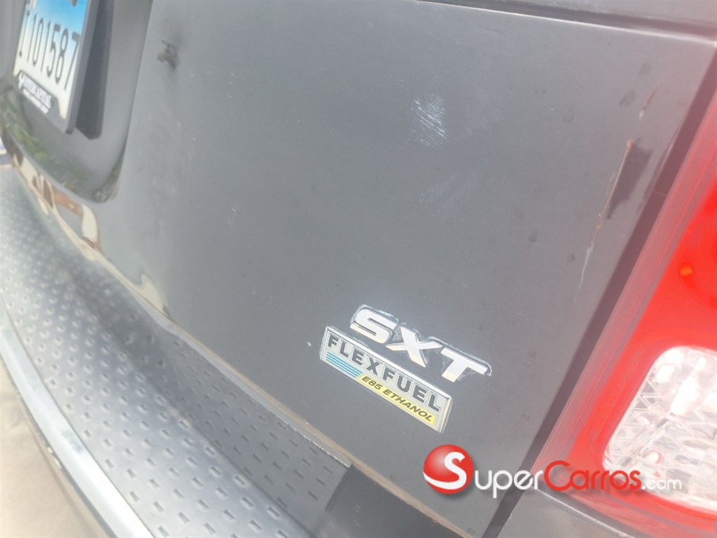 2015 Dodge Caravan SXT — foto 7 / 8