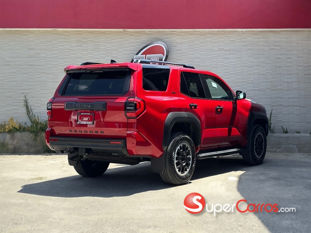 2026 Toyota 4 Runner SR5 — foto 8 / 9