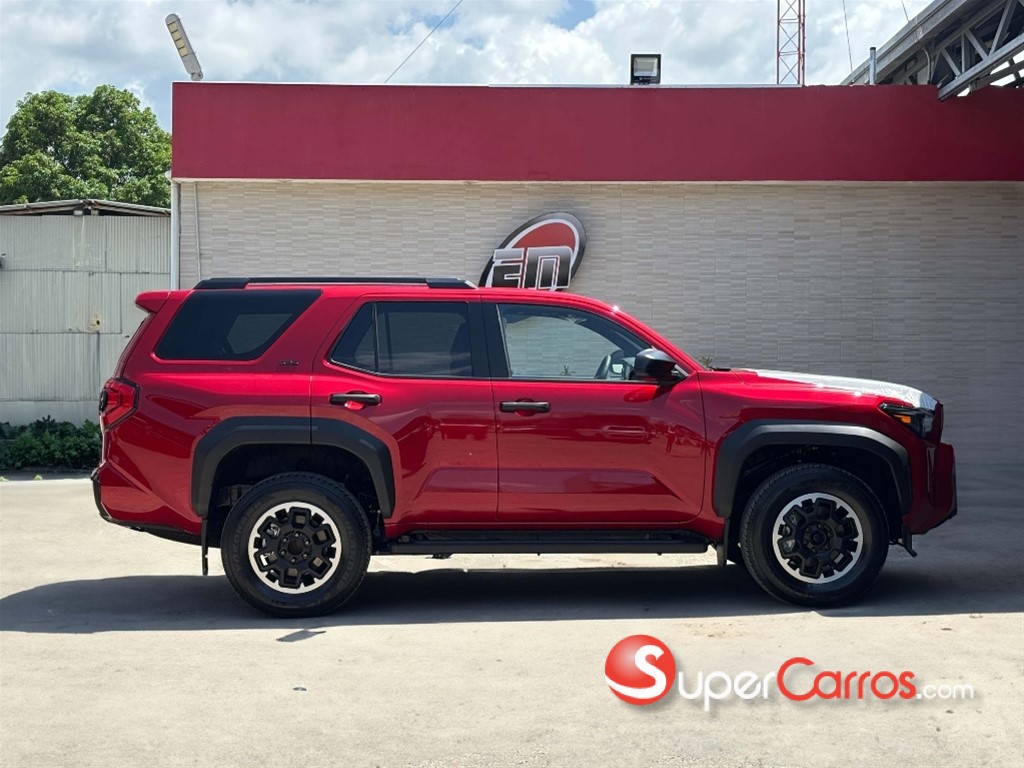 2026 Toyota 4 Runner SR5 — foto 9 / 9