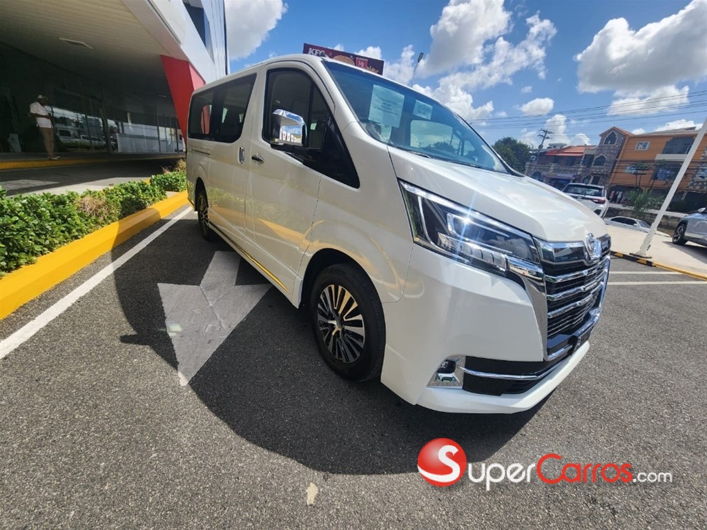 2025 Toyota Hiace GLX — foto 8 / 11