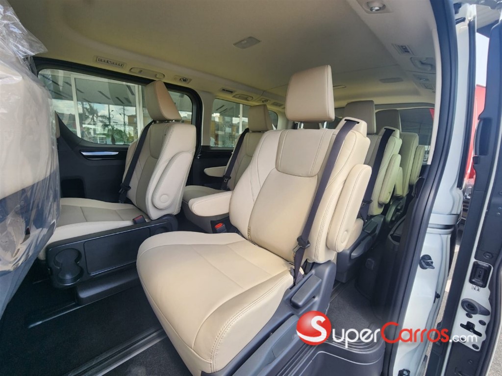 2025 Toyota Hiace GLX — foto 10 / 11