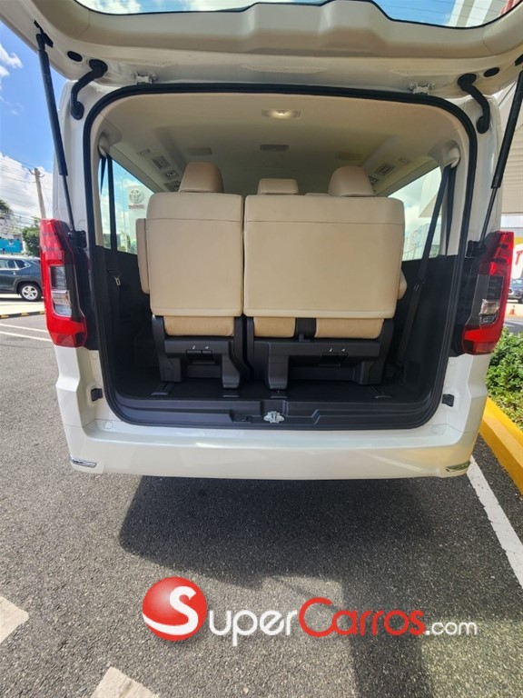 2025 Toyota Hiace GLX — foto 11 / 11