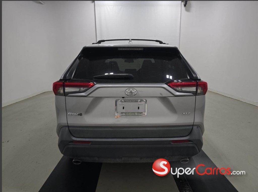 2021 Toyota RAV4 XLE — foto 4 / 12