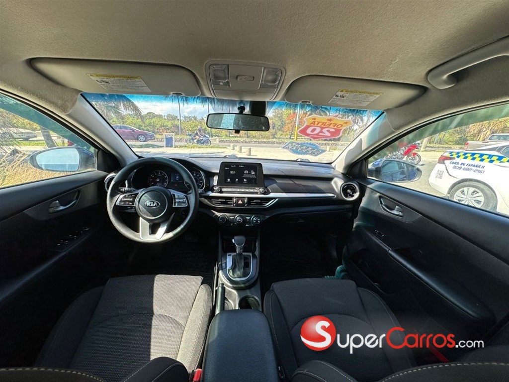 2020 Kia Forte LXS — foto 9 / 10