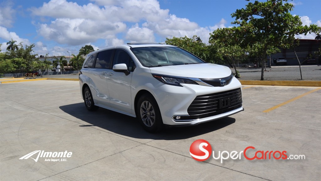 2023 Toyota Sienna XLE — foto 7 / 12