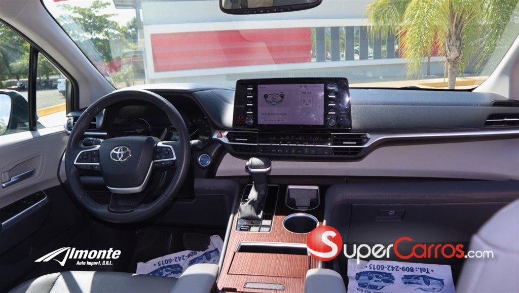 2023 Toyota Sienna XLE — foto 12 / 12