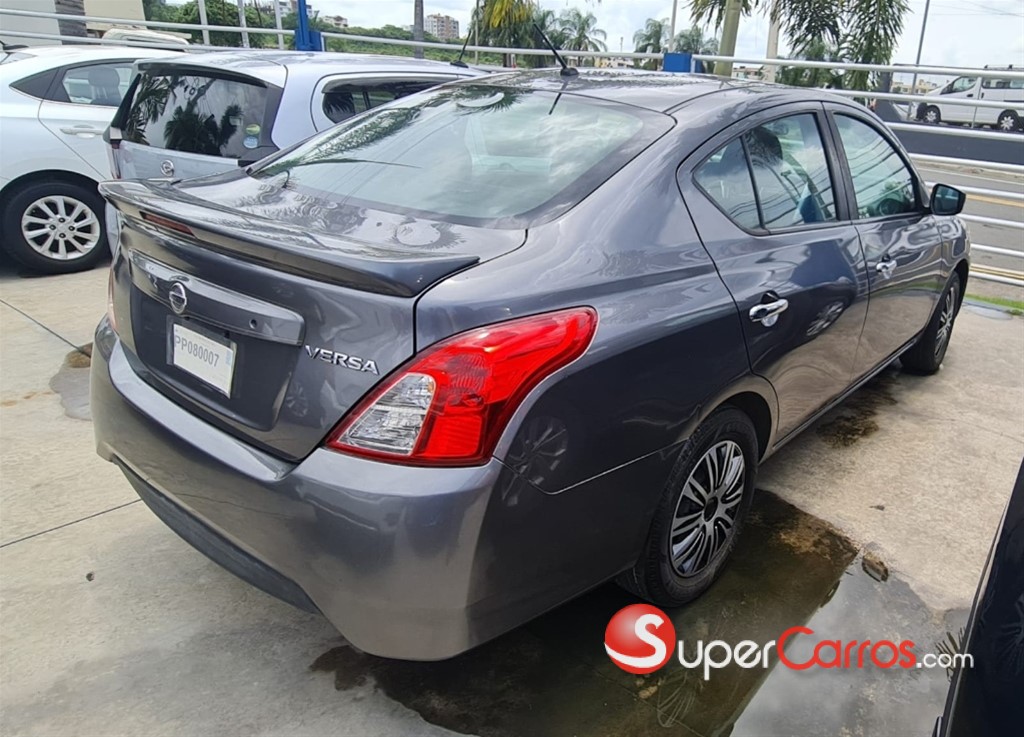 2019 Nissan Versa — foto 4 / 8