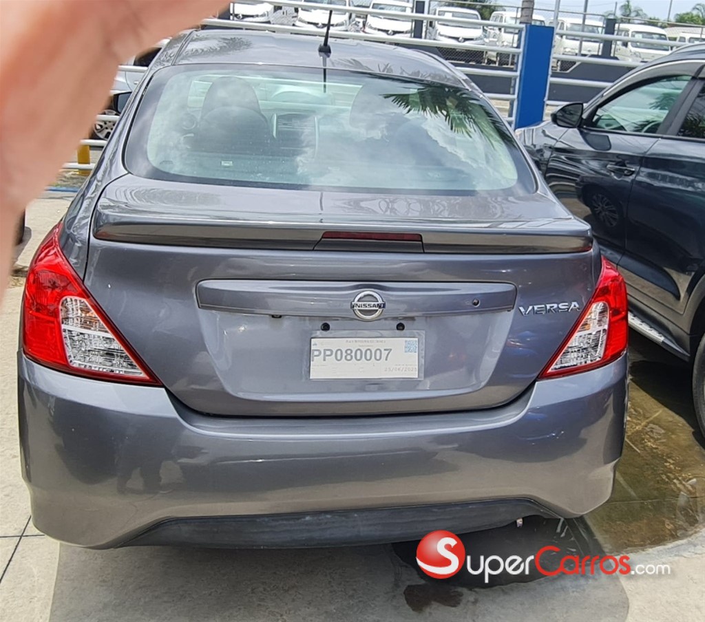 2019 Nissan Versa — foto 5 / 8
