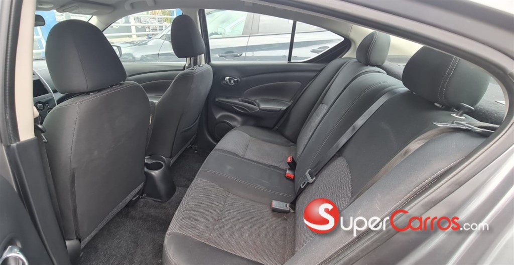 2019 Nissan Versa — foto 8 / 8