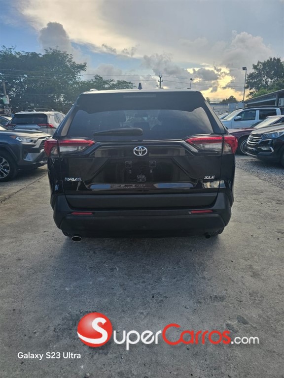 2021 Toyota RAV4 XLE — foto 5 / 11