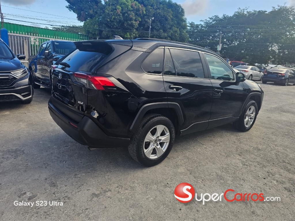 2021 Toyota RAV4 XLE — foto 6 / 11