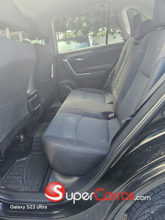 2021 Toyota RAV4 XLE — foto 8 / 11