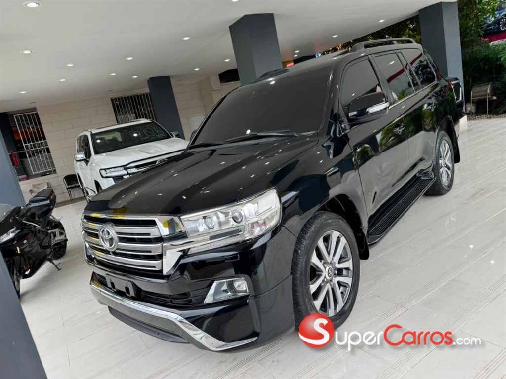 2017 Toyota Land Cruiser VX