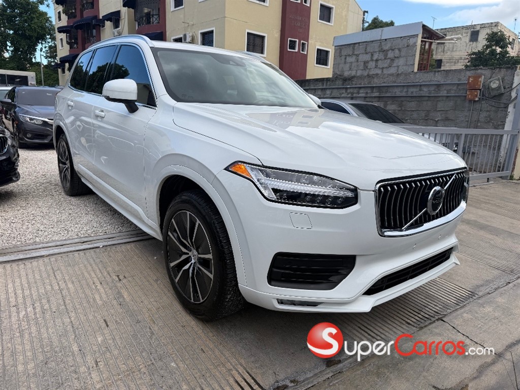 2020 Volvo XC90 Momentum T6