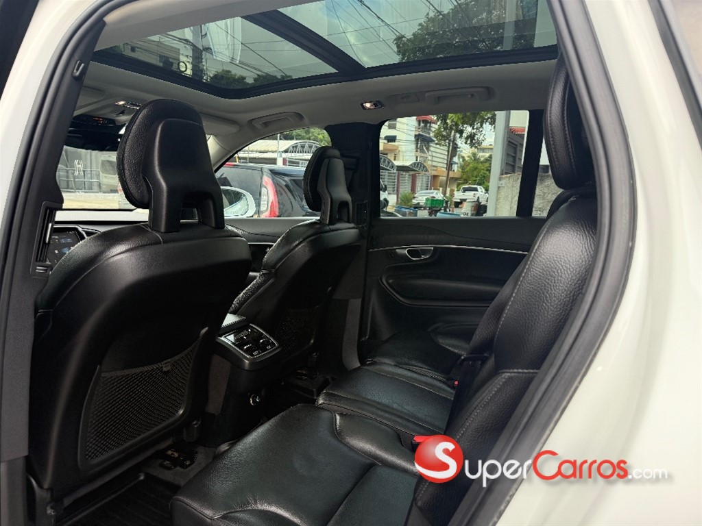 2020 Volvo XC90 Momentum T6 — foto 8 / 11