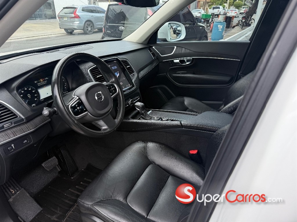 2020 Volvo XC90 Momentum T6 — foto 9 / 11