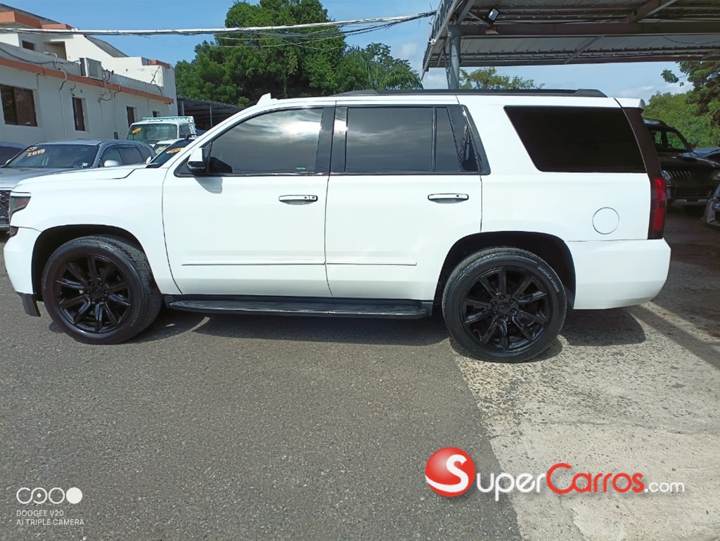 2016 Chevrolet Tahoe — foto 8 / 12