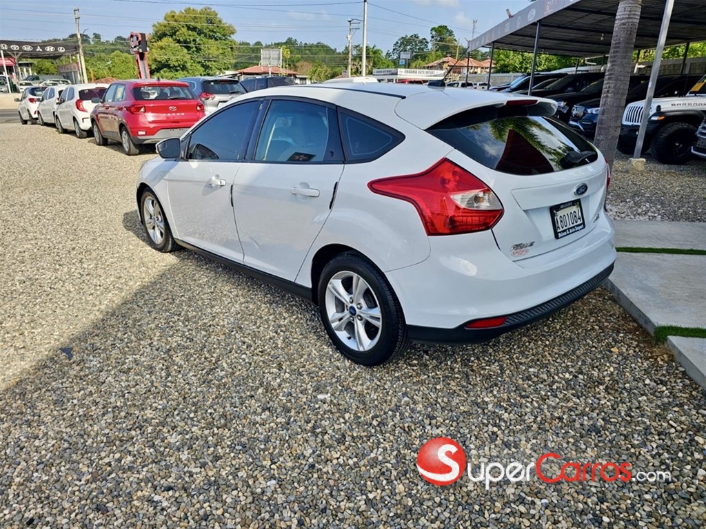 2013 Ford Focus — foto 2 / 9