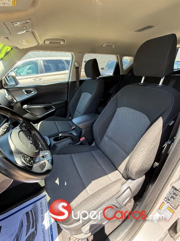 2020 Kia Soul S — foto 8 / 11