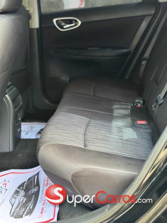 2019 Nissan Sentra SV — foto 8 / 10