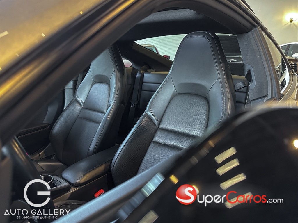 2020 Porsche 911 Carrera 4 S — foto 8 / 12