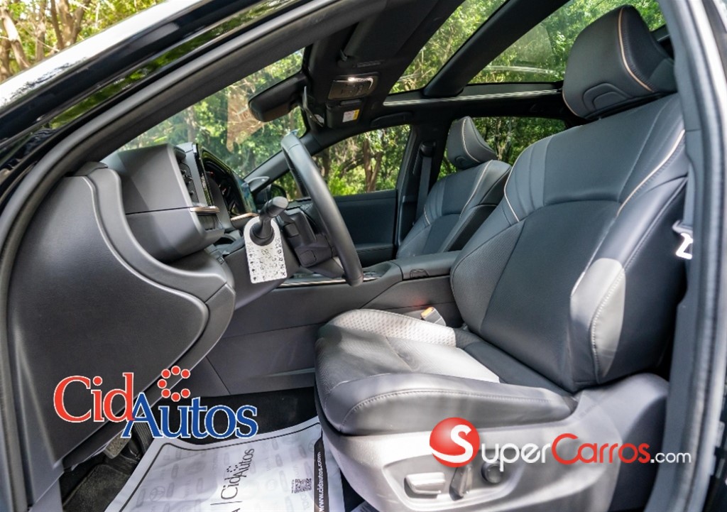 2025 Toyota Crown — foto 11 / 12